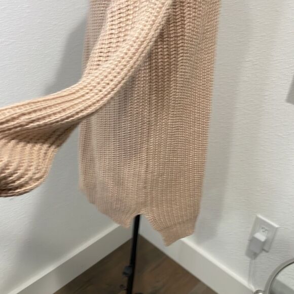 Charlotte Russe Cream/blush knit oversized sweater size S - Picture 6 of 8